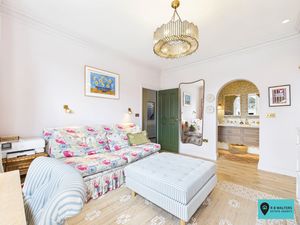 Bedroom- click for photo gallery